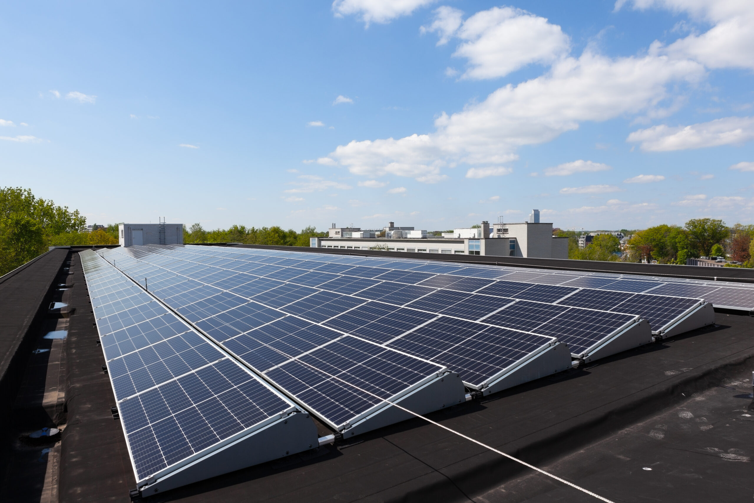 accueil the solar panels on the roof